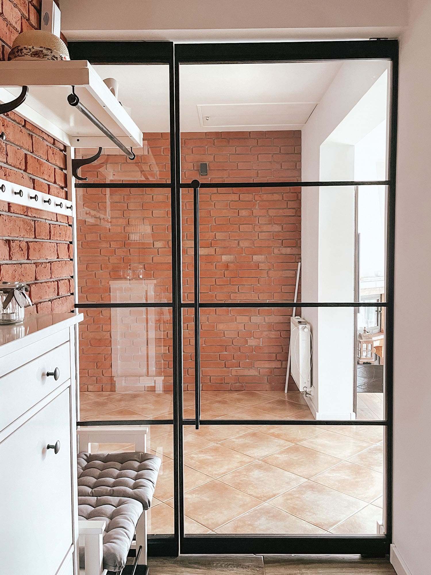Pivottür, Pendel-Tür, Schwingtür im Loft Stil